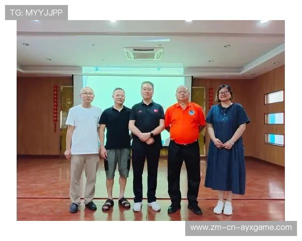 游泳队选手参与社区健康宣讲活动，游泳社区指导员